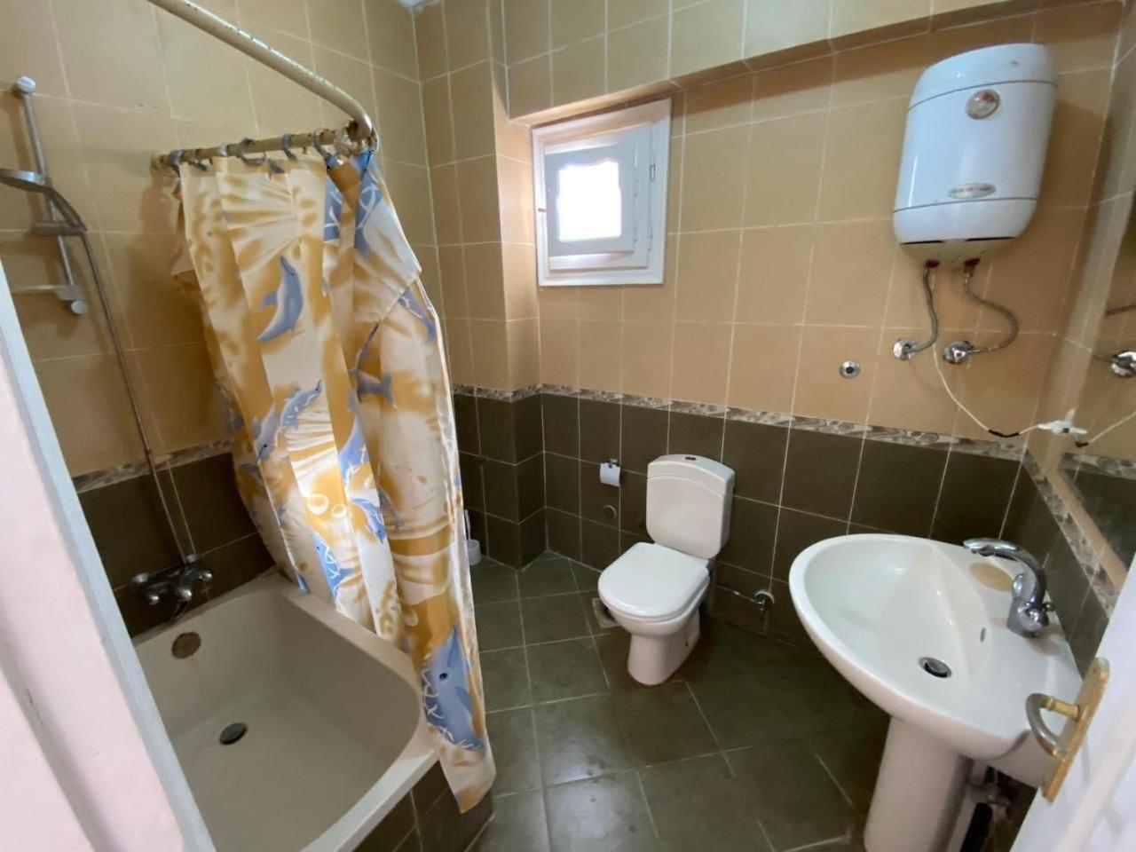 Beachfront Chalet In Green Beach, North Coast El Alamein Bilik gambar