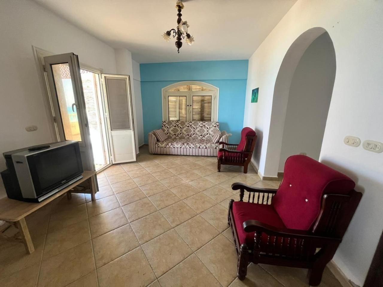 Beachfront Chalet In Green Beach, North Coast El Alamein Bilik gambar