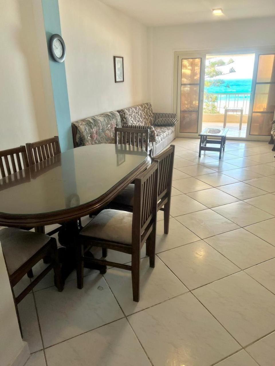 Beachfront Chalet In Green Beach, North Coast El Alamein Bilik gambar