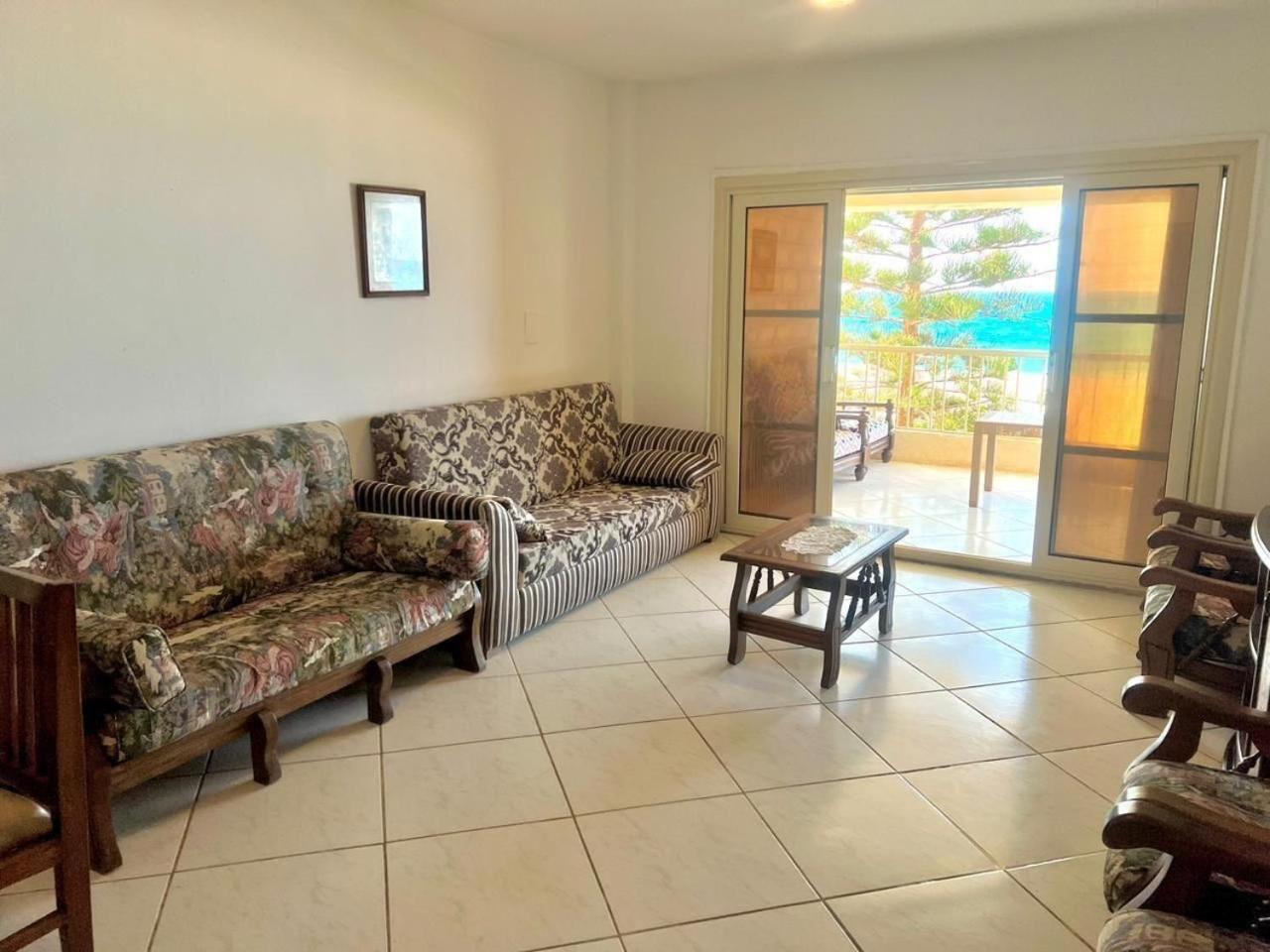 Beachfront Chalet In Green Beach, North Coast El Alamein Bilik gambar