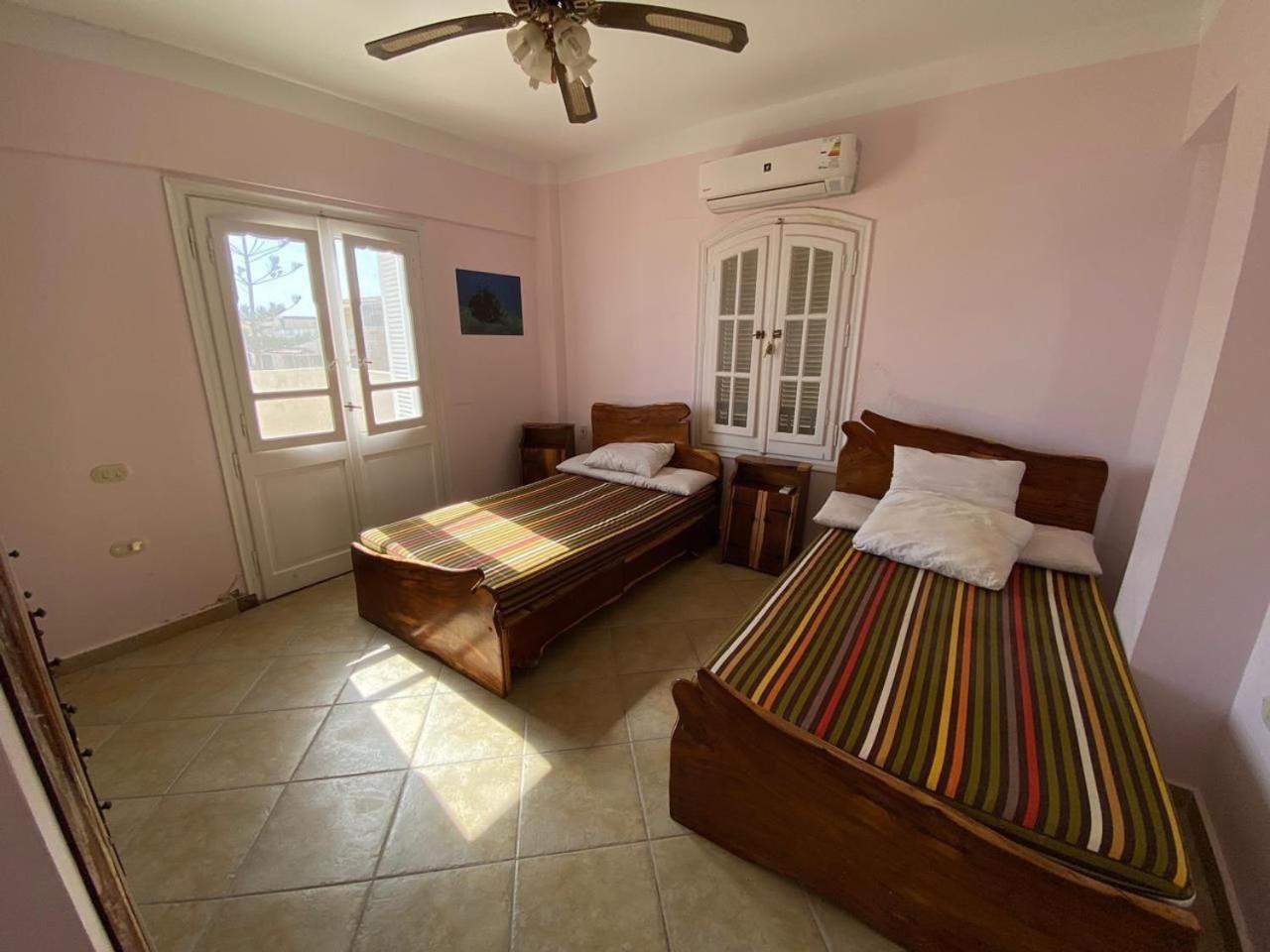 Beachfront Chalet In Green Beach, North Coast El Alamein Bilik gambar